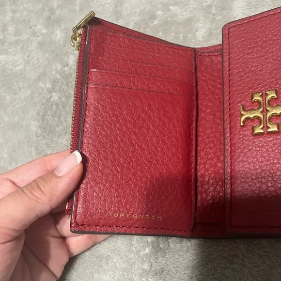 TORY BURCH LIMITED EDITION KIRA MEDIUM
FLAP WALLET - Picture 5 of 9